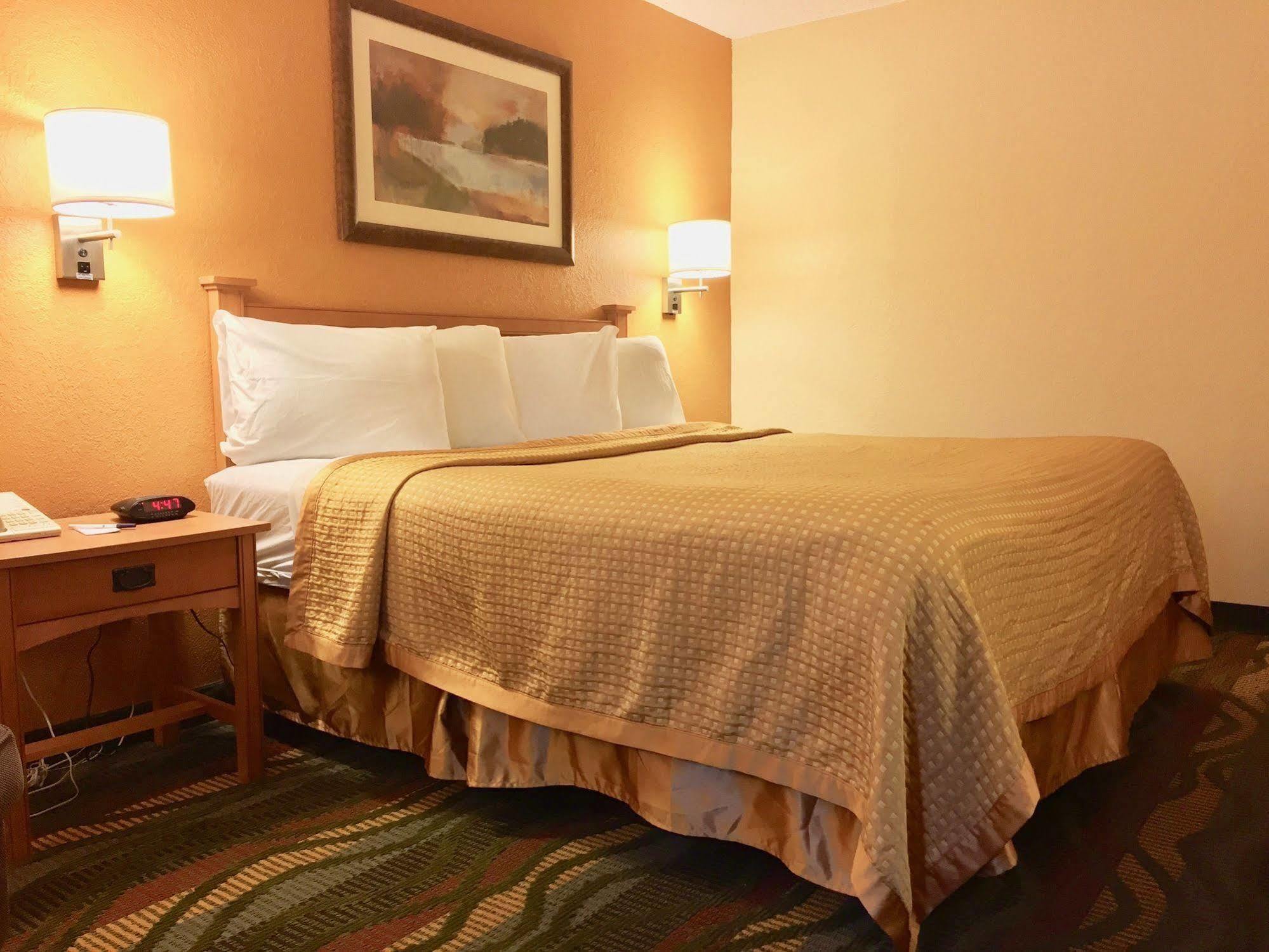 Travelodge By Wyndham Muskegon Kültér fotó